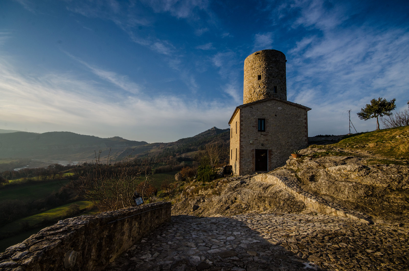 Madonna di Saiano, Pietracuta (Photo license: CC BY-NC-SA 2.0)